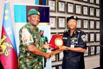 Enugu Police Boss Visits GOC 82 Div, South-East Security On The Table