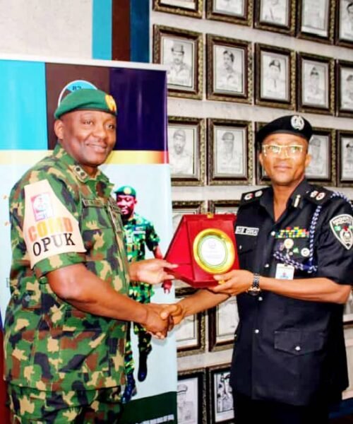 Enugu Police Boss Visits GOC 82 Div, South-East Security On The Table