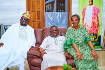 Elder Statesman, Amoo, Receives NNPP Heavyweight, Oguntoyinbo, In Ibadan