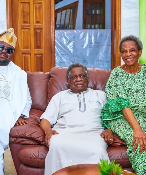Elder Statesman, Amoo, Receives NNPP Heavyweight, Oguntoyinbo, In Ibadan
