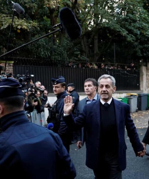 Ex-president Arrives Prison To Serve 5-Year Term, Leaves House Hand-in-Hand With Celebrity Wife