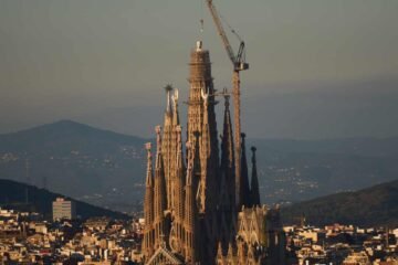 Barcelona’s Sagrada Familia Emerges World’s Tallest Church