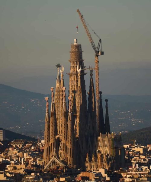 Barcelona’s Sagrada Familia Emerges World’s Tallest Church