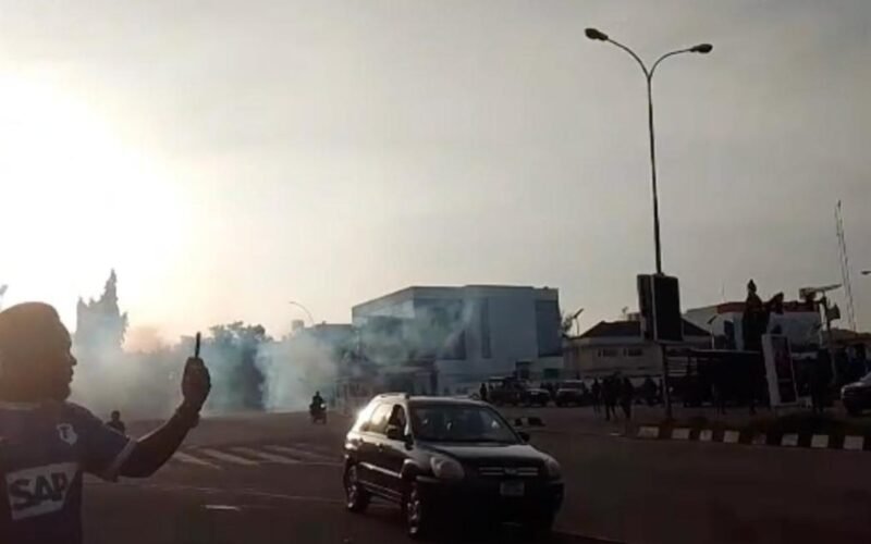 Police Allegedly Brutalise, Arrest Pastors, Nnamdi Kanu’s Lawyer, Brother At #FreeNnamdiKanuNow Protest In Abuja -Report