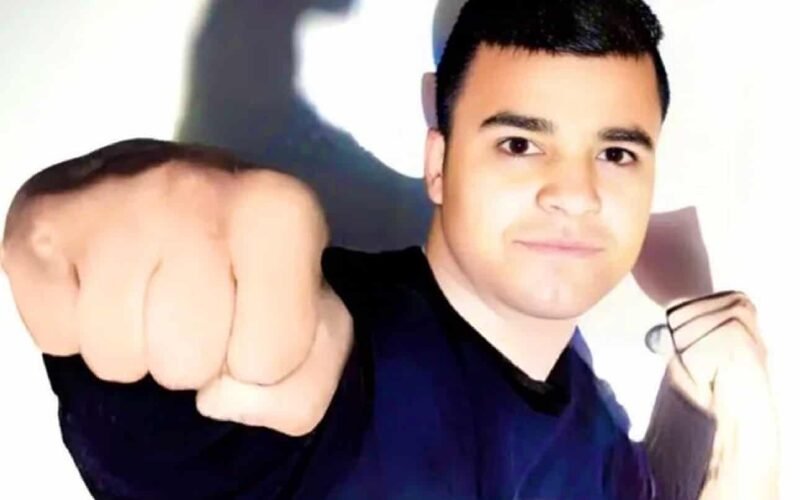 Global Sports Personalities In Push To Stop Iran Executing Boxing Champion