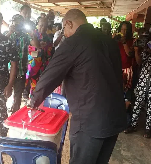 Anambra Guber: Obi, LP candidate Moghalu Vote, Decry Vote Buying