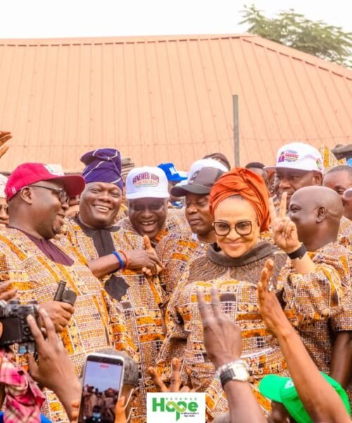 2027: Oyo PDP Members, Others Collapse Into APC For Tinubu -Folarin, Ajimobi, Adelabu, Ali