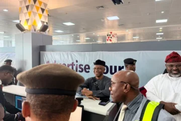 El-Rufai, Supporters Foil Security Agents’ Bid To Arrest Him At Abuja Airport