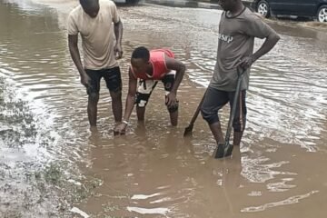 Abuja Residents Applaud As FCTA Launches Drainage Desilting To Prevent Flooding