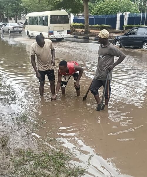Abuja Residents Applaud As FCTA Launches Drainage Desilting To Prevent Flooding