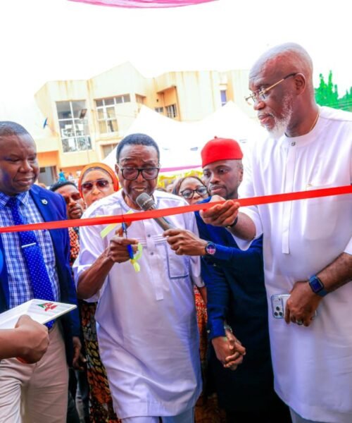 Mbah Unveils Re-equipped Neonatal Ward in Parklane Hospital