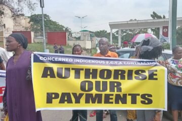 EXCLUSIVE! Alleged N5.2b Debt: Tension, Drama As Wike Stops Convoy To Confront Protesting FCT Contractors (READ BLOW BY BLOW ACCOUNT OF WHAT HAPPENED)