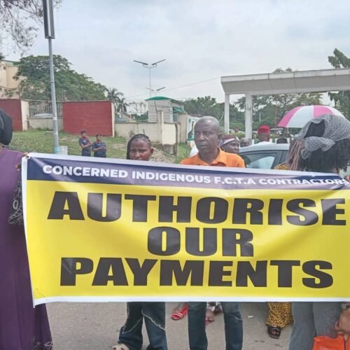 EXCLUSIVE! Alleged N5.2b Debt: Tension, Drama As Wike Stops Convoy To Confront Protesting FCT Contractors (READ BLOW BY BLOW ACCOUNT OF WHAT HAPPENED)