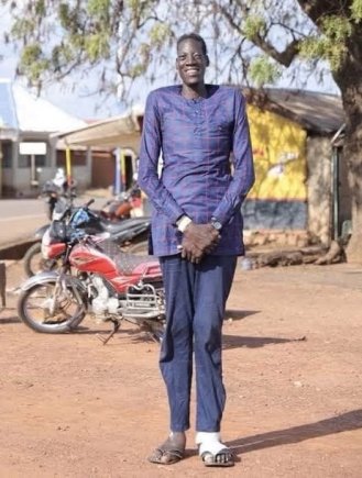 Ghana’s ‘Tallest Man’ Dead At 33