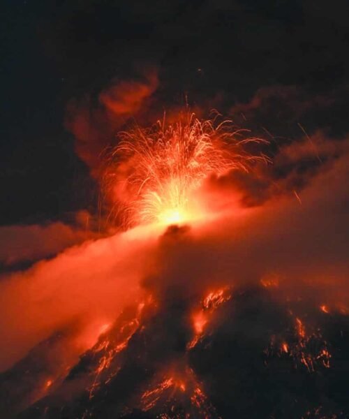 Residents Flee As Guatemalan Volcano Which Killed Hundreds Few Years Ago Erupts Afresh