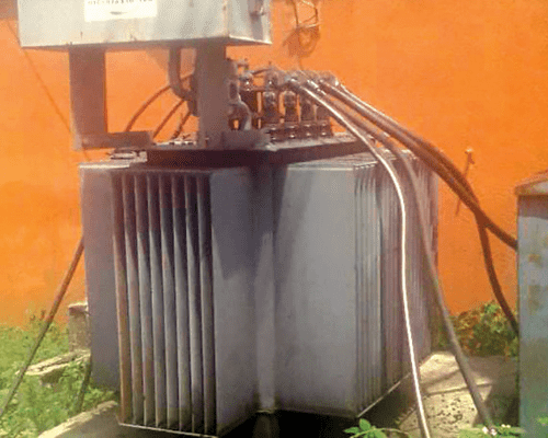 Angry Kurudu Estate Residents In Abuja Accuse AEDC, Soldiers Of Allegedly Extorting N3m For Transformer Repairs