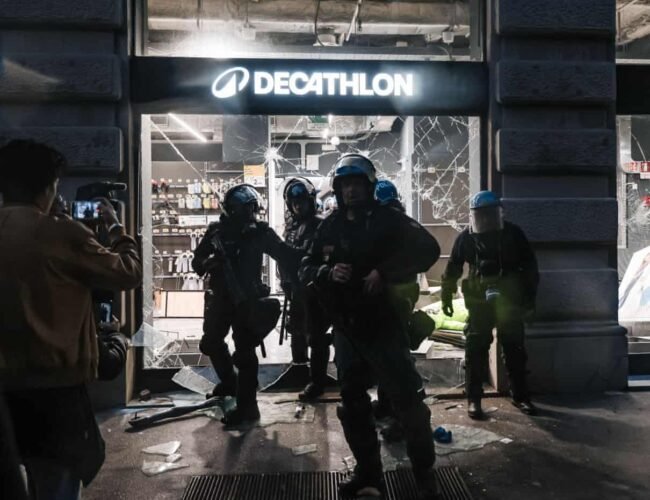 As France-type Riots Hit Italy, Govt Replies By Ordering Soldiers To Streets
