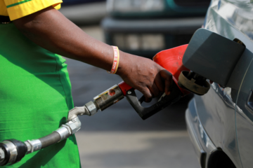 FG Bows To NLC Threat? Govt Fixes Petrol Price At N1,350/L, Offers Discount At NNPCL Stations